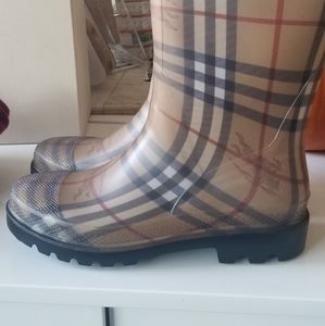 Burberry Rain Boots Size 9 W/Hunter Liners